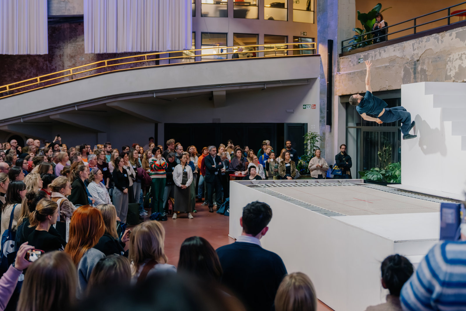 © Illias Teirlinck 20251202 NETWERKDAG WARME SCHOLEN WINTERCIRCUS 2025 HQ 0509